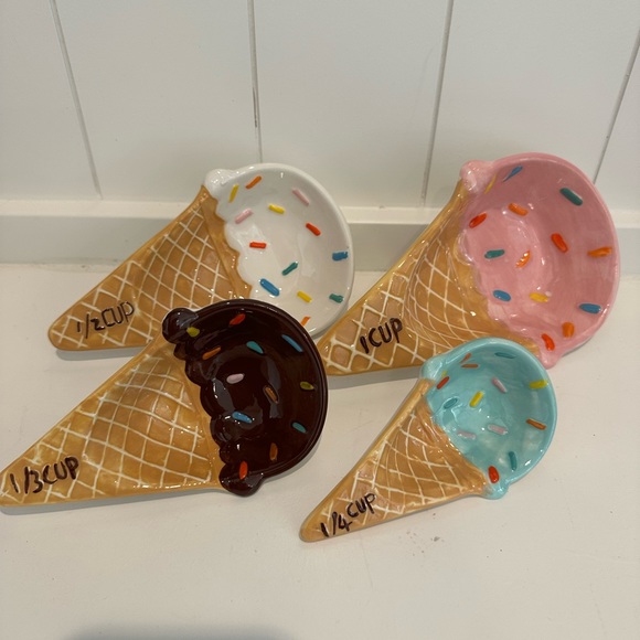 10 Strawberry Street Ice Cream Measuring Cups Hand Painted Summer - Picture 2 of 8